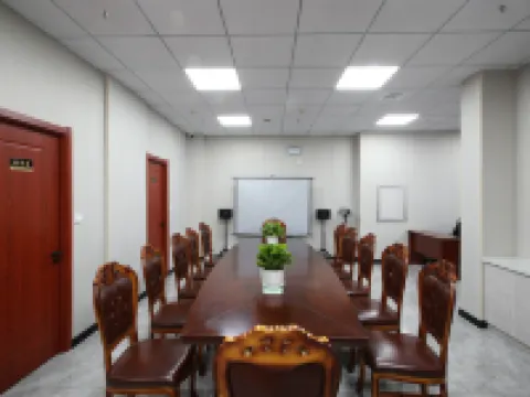 Huihai Hotel Hotels in Xinbin