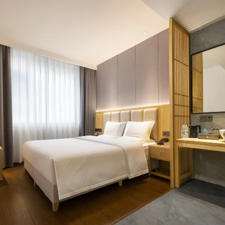 City Cottage Hotel (Chunxi Road Tai Koo Li) Отели рядом с достопримечательностью «Цзиньцзян»