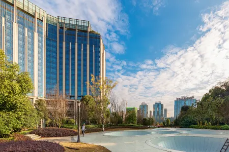 GUIYANG CENTURY HOTEL Отели рядом с достопримечательностью «Guizhou Open University (New Campus)»