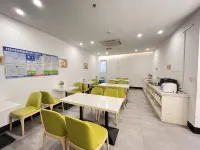 Qingmu Select Hotel (Quanjiao Taiping Ancient City Lianhua Mountain Villa) - parking