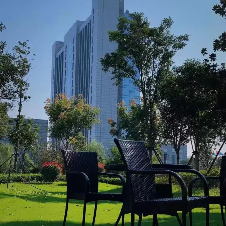 Weishanhu Holiday Hotel