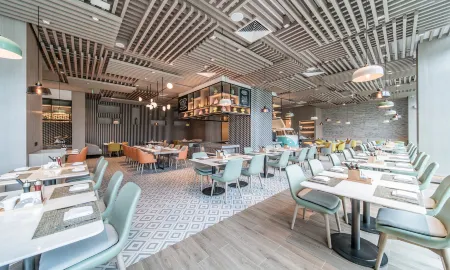 Holiday Inn Xi'An Chanba Отели рядом с достопримечательностью «Chang'an Tower»