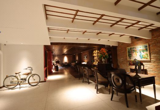 고친 상 호텔 옥상 자쿠지 또는 객실