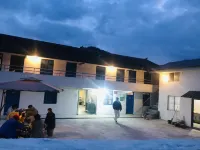 Yeler Lake Shishanxuan Inn