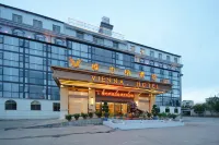 Vienna Hotel (Liangshan Yanyuan Branch) - parking