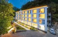 Laojunshan Wuyu Homestay (Yunjing Cableway Branch) Hotels near Zhongling Ropeway - Xiazhan Station