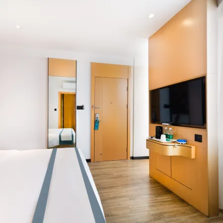 Urban Convenient Hotel (Yugan County Citizen Park)