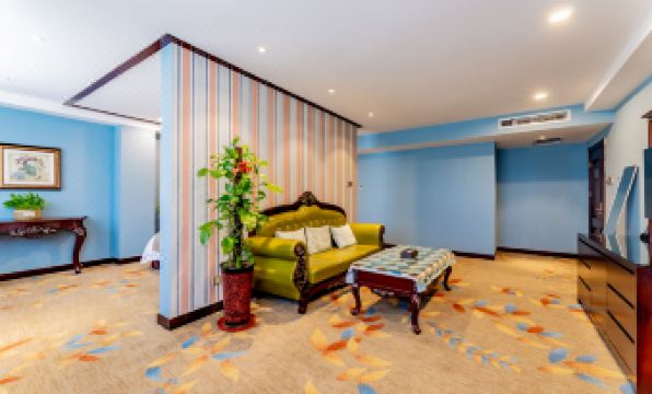 Level of Details International Hotel