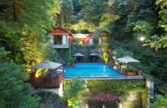 Phoenix Xueqingji Humanity Banshan Homestay (Phoenix Ancient City Branch)