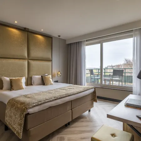 Leonardo Hotel Antwerp the Plaza Отели в г. Антверпен