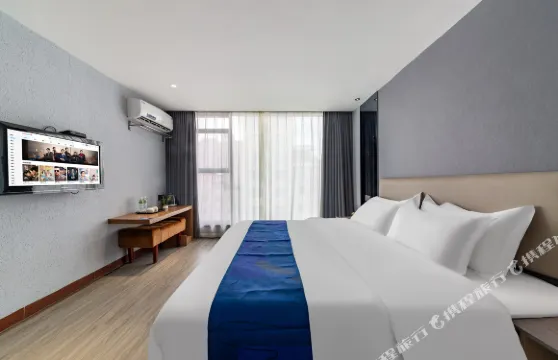 東頤酒店（陽春汽車總站東湖公園店）