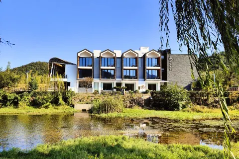 Changxing Yanqi Vacation