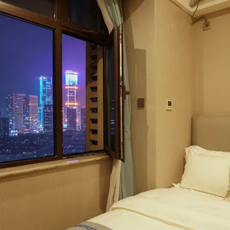 Lvfeng Accord Holiday Apartment (Qingdao Wusi Square Ningxia Road Subway Station Branch)