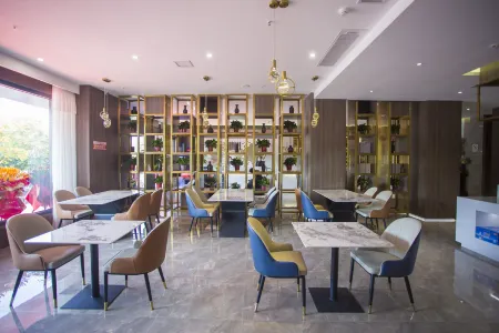 weinan hillman hotel (huazhou branch) Отели в г. Вэйнань