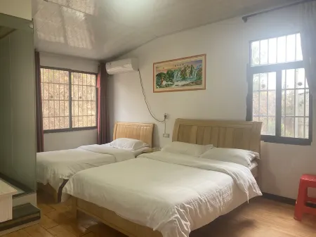 Convenient B&B Отели рядом с достопримечательностью «Mulan Grassland»