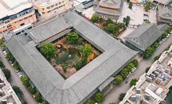 Xiheyuan Homestay (Jianshui Ancient City Small Train Store)