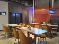 Favor Youjia Hotel (Changde and Rui Happy City Railway High speed Railway Station Branch) Hotels in Changde