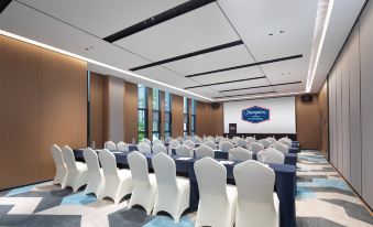 Hampton by Hilton Wuhan OVCEC