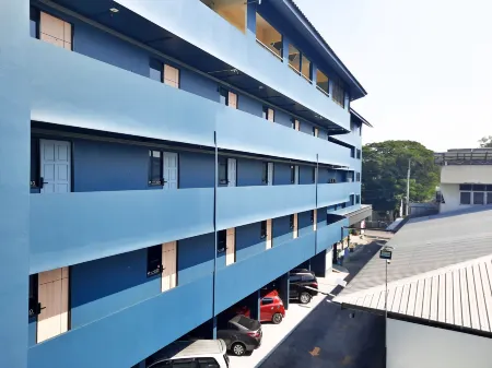 Watket Hotel Отели рядом с достопримечательностью «Wat Ket Karam Museum»