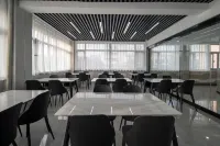 IU Hotel (Handan Railway Station Handan Road Branch) - Kitchens