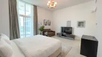 HomesGetaway-Cozy Studio in Glitz 1 by Danube Hotel di Menara Jumeirah Lake