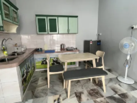 200A & 201A Homestay Malim Nawar 鄰近古月赤硝塔的酒店
