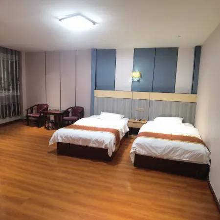 Menghai Yuhai Hotel