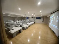 Haixi Prefecture Da Qaidam Yuehao Shangyi Grand Hotel (Feicui Pedestrian Street) Hotels in Haixi