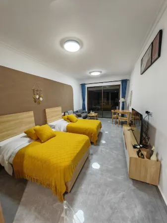 Dinglong Bay Ocean Kingdom Full Sea View Holiday Apartment Отели в г. Учуань