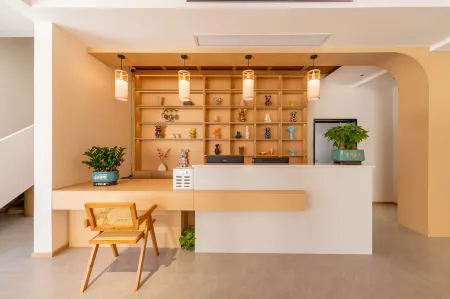 Libo Xiaoqi Kongshan Tangyuan Homestay Отели рядом с достопримечательностью «Wolong Pond»