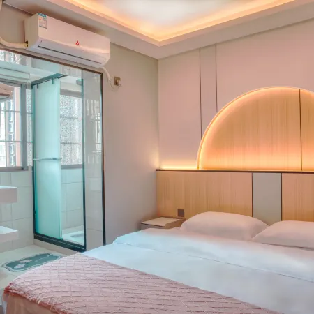 Ruichen Homestay (North Square of Kunming Railway Station)