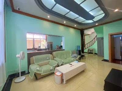 Xishuangbanna Sun and Wild Flowers Youth Hostel Hotels in 