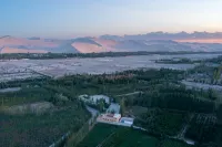 Dunhuang Yuncheng Zaiye Homestay (Mingsha Mountain & Crescent Spring Scenic Area Branch) - رخيصة