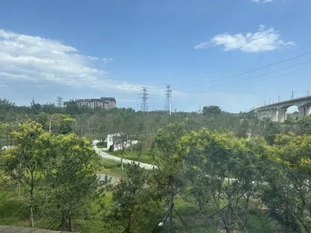 Jingshun Hotel (Beijing Fengtai Integrated Traditional Chinese and Western Medicine Hospital) Отели рядом с достопримечательностью «Haotian Park»