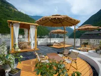 Luding Dadu Tingfeng Homestay (Luding Bridge Scenic Area) Hoteles en Condado de Luding
