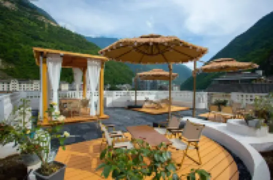 โฮมสเตย์ดาดูถิงเฟิง หลู่ติ้ง (พื้นที่ทิวทัศน์สะพานหลู่ติ้ง)