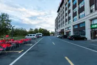 Shuanghe Zhongsheng International Hotel (People's Park Branch) - parking