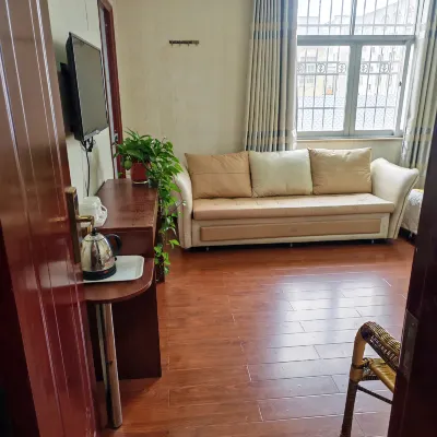 Guangshan Fuxin Hotel Hotels near Jingju Temple