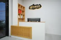 Wangxian · Lejia Xiju | LeJia · Stream · Hideaway Homestay (Wang Xian Gu Scenic Area) - Bjergudsigt