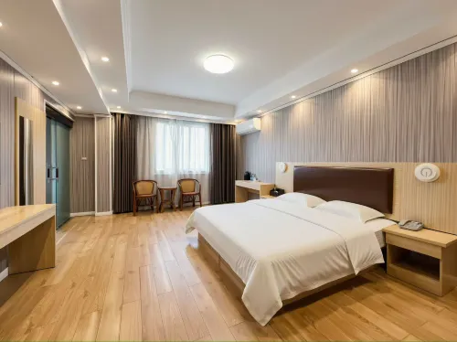 Wanhe Hotel - parkir