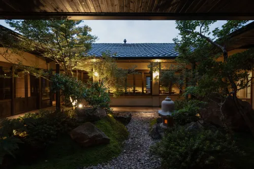 Yixin'erju Homestay (Yicun Art Center) - parking