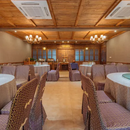 Floral Hotel·Bilian hotel (Longsheng Bus Station)