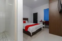 RedDoorz Plus Near Kepri Mall Hotels in Batam