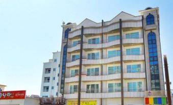 Yangyang Sunrise Road Condo