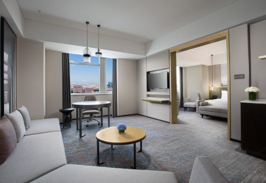 4. 크라운 플라자 ..