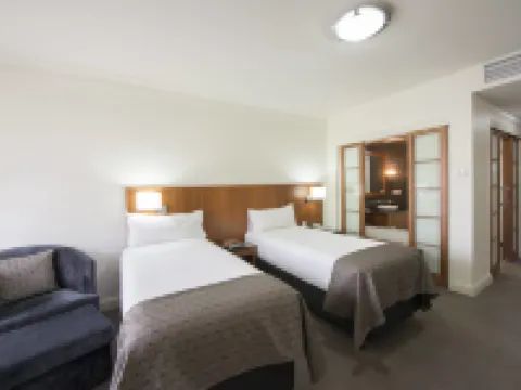 Majestic Roof Garden Hotel Hotels near National Wine Centre of Australia