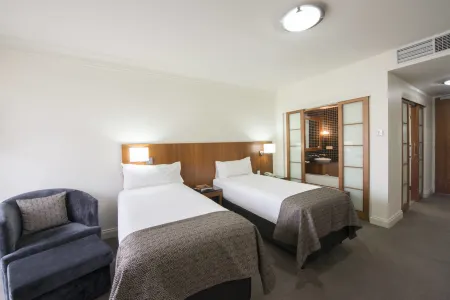 Majestic Roof Garden Hotel Отели в г. Hackney