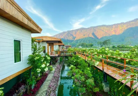 Pondanu Cabins by the Lake Отели рядом с достопримечательностью «Роуз гарден»