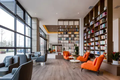 Rezen Laizhu Hotel (Suining Wetland Park) Hotels in Suining Railway Station/Chengbei Passenger Station