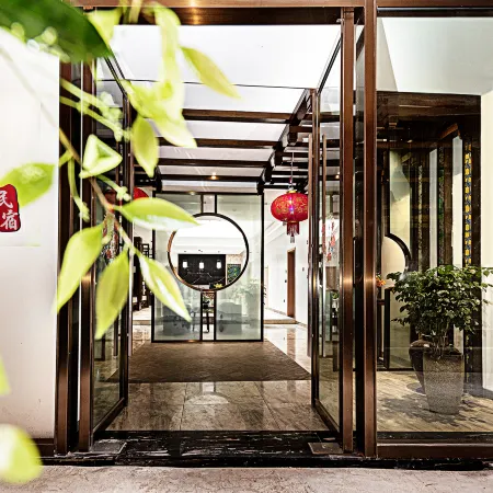 Mile Xitinglangyuan Homestay (Honghe Water Town Jinxiu Flower Street)